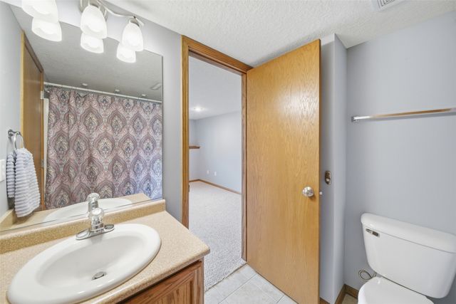 729 SE Ponds Edge Circle, Ankeny, IA 50021