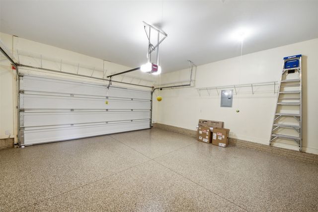 729 SE Ponds Edge Circle, Ankeny, IA 50021