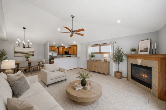 729 SE Ponds Edge Circle, Ankeny, IA 50021