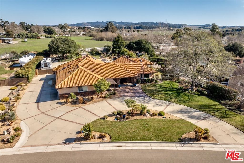 Image 1 of property listing at 4828 Paint Horse Trail, Santa Maria, CA 93455