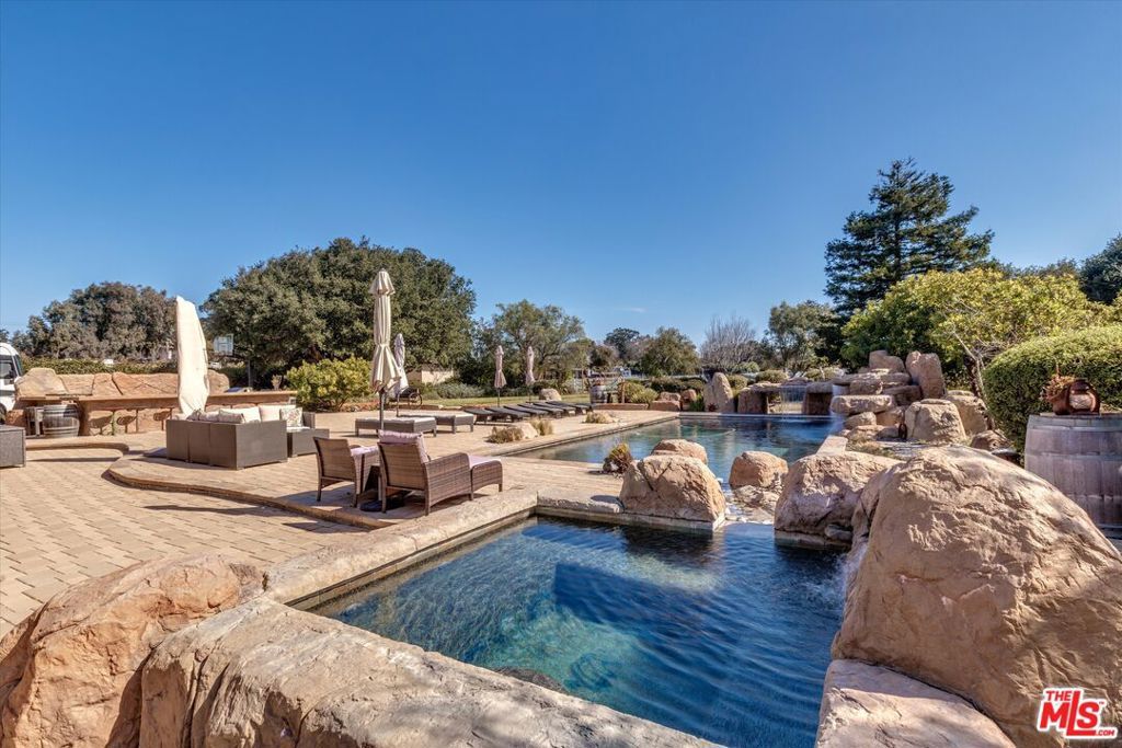 Image 2 of property listing at 4828 Paint Horse Trail, Santa Maria, CA 93455