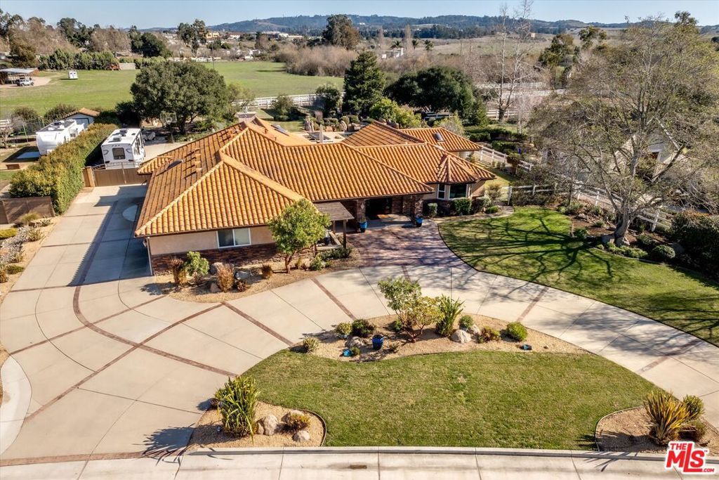 Image 43 of property listing at 4828 Paint Horse Trail, Santa Maria, CA 93455