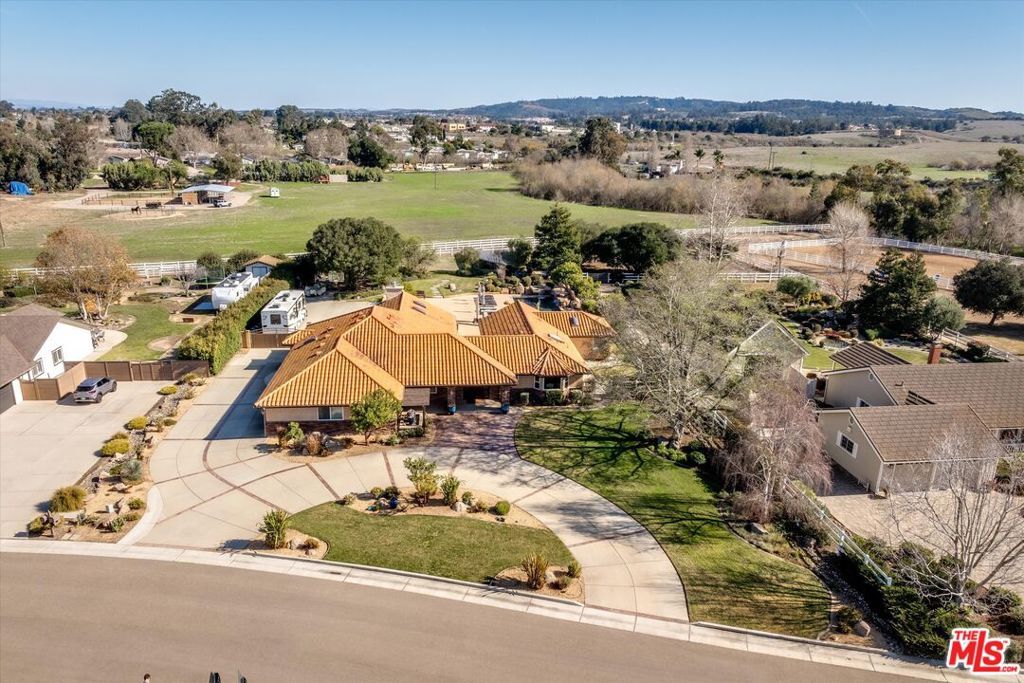 Image 45 of property listing at 4828 Paint Horse Trail, Santa Maria, CA 93455