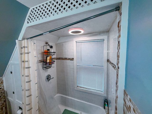 38 Washington St, Marlborough, MA 01752