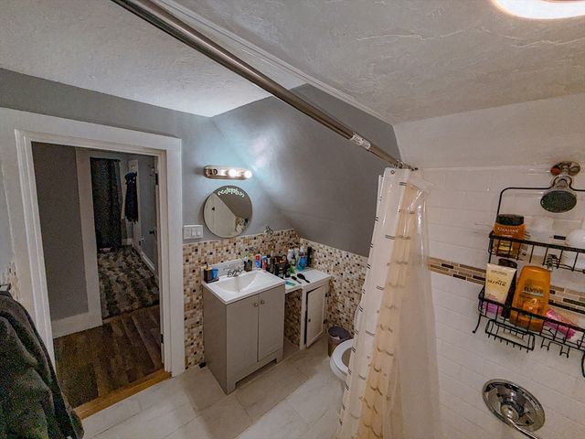 38 Washington St, Marlborough, MA 01752