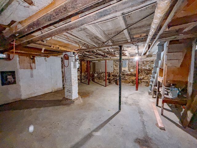 38 Washington St, Marlborough, MA 01752