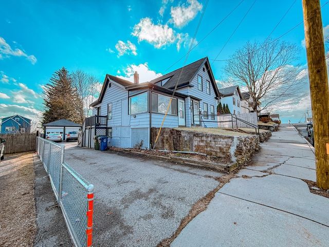 38 Washington St, Marlborough, MA 01752