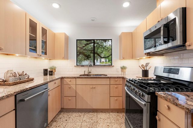 6602 Robbie Creek CV, Austin, TX 78750