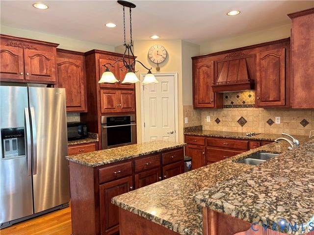 11813 Middlecoff Dr, Chester, VA 23836