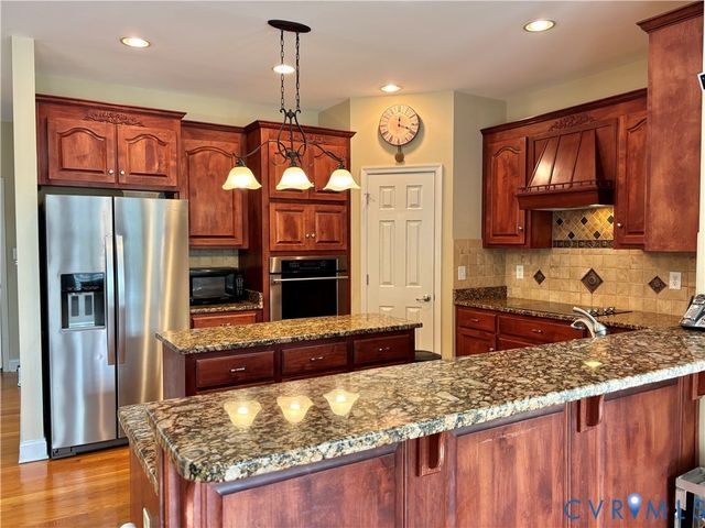 11813 Middlecoff Dr, Chester, VA 23836
