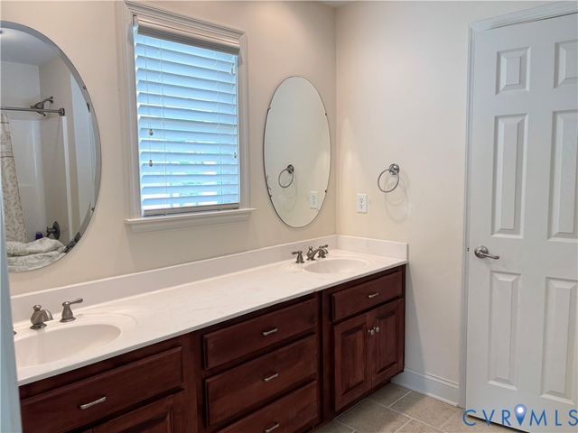 11813 Middlecoff Dr, Chester, VA 23836