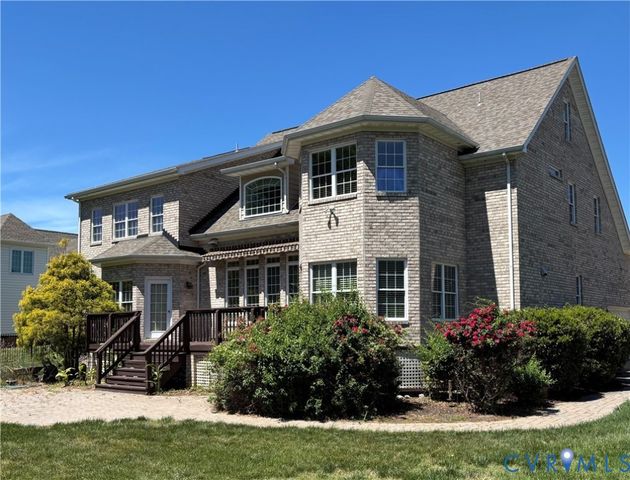 11813 Middlecoff Dr, Chester, VA 23836