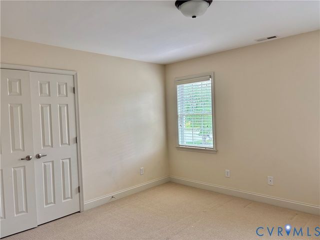11813 Middlecoff Dr, Chester, VA 23836