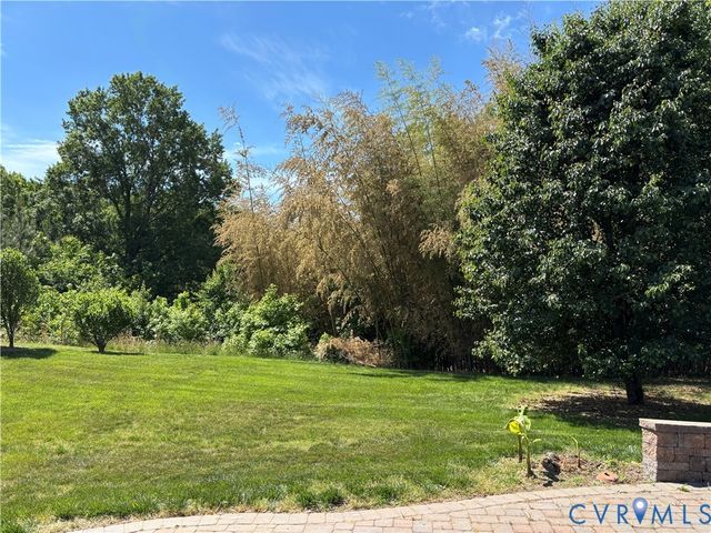 11813 Middlecoff Dr, Chester, VA 23836