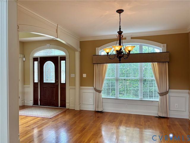 11813 Middlecoff Dr, Chester, VA 23836