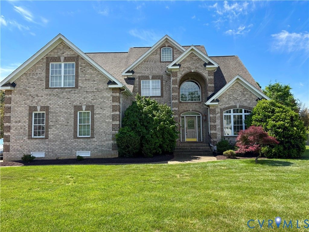 11813 Middlecoff Dr, Chester, VA 23836
