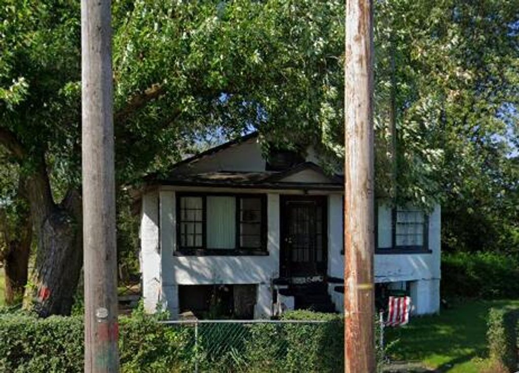860 Virginia Street, Gary, IN 46402