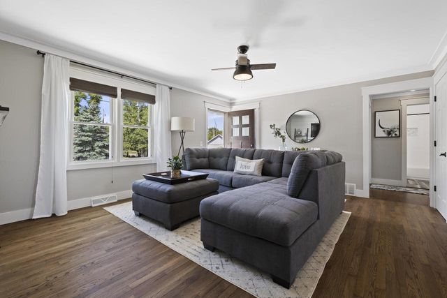 N2444 Howard DRIVE, Burlington, WI 53105