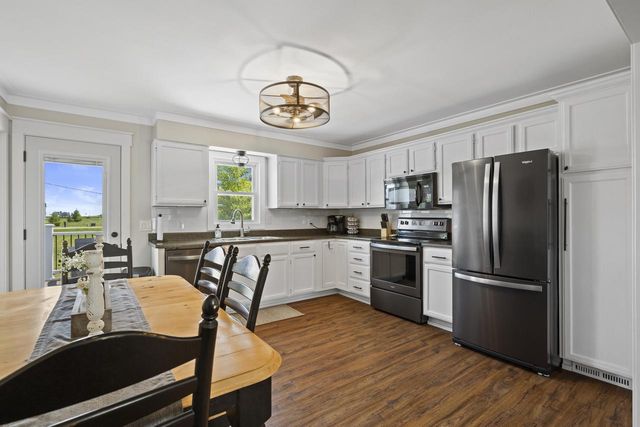 N2444 Howard DRIVE, Burlington, WI 53105