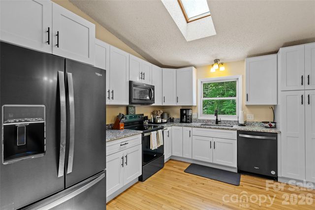 763 Bee Tree Road, Swannanoa, NC 28778
