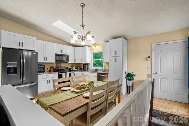 763 Bee Tree Road, Swannanoa, NC 28778