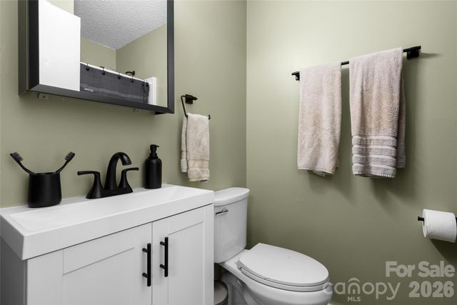 763 Bee Tree Road, Swannanoa, NC 28778