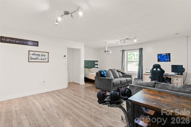 763 Bee Tree Road, Swannanoa, NC 28778