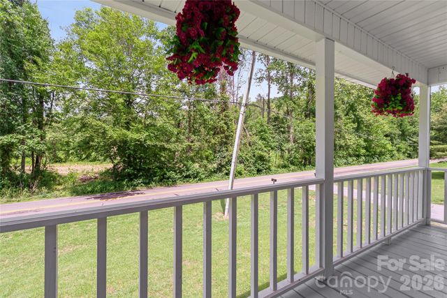 763 Bee Tree Road, Swannanoa, NC 28778