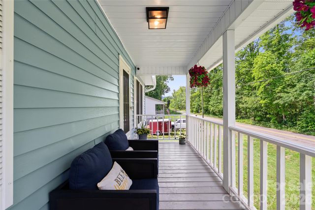 763 Bee Tree Road, Swannanoa, NC 28778