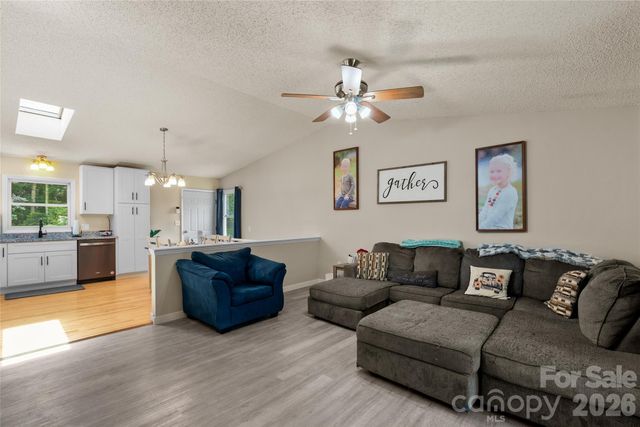 763 Bee Tree Road, Swannanoa, NC 28778