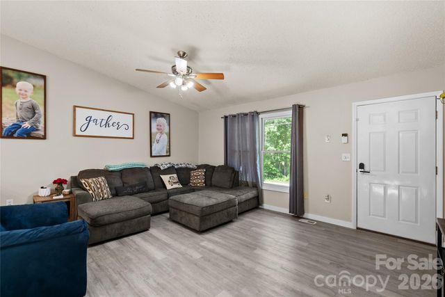 763 Bee Tree Road, Swannanoa, NC 28778