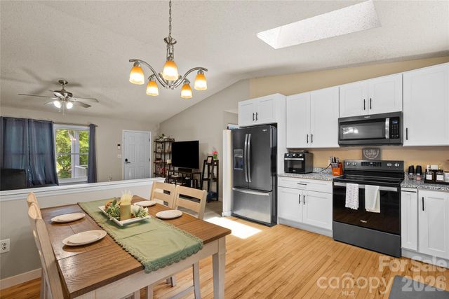 763 Bee Tree Road, Swannanoa, NC 28778