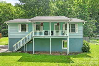 763 Bee Tree Road, Swannanoa, NC 28778
