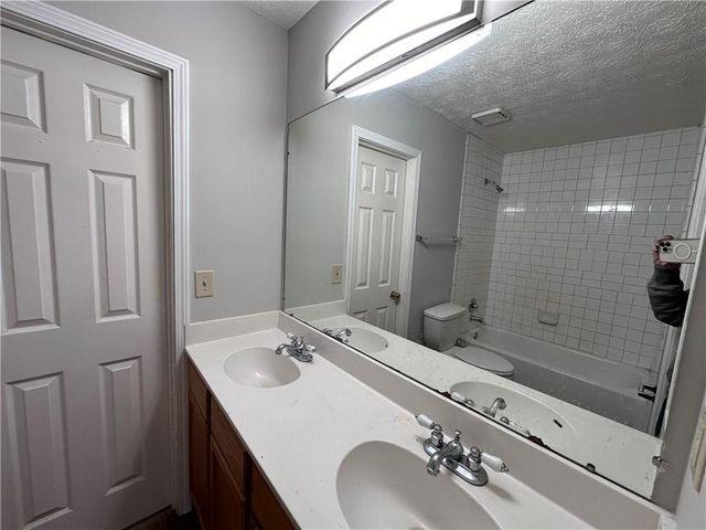 502 Oakwood Court, Woodstock, GA 30188