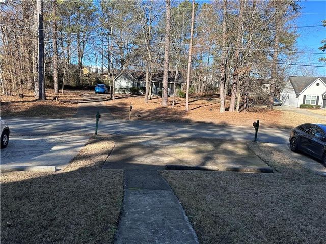 502 Oakwood Court, Woodstock, GA 30188