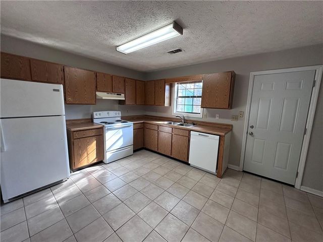 502 Oakwood Court, Woodstock, GA 30188