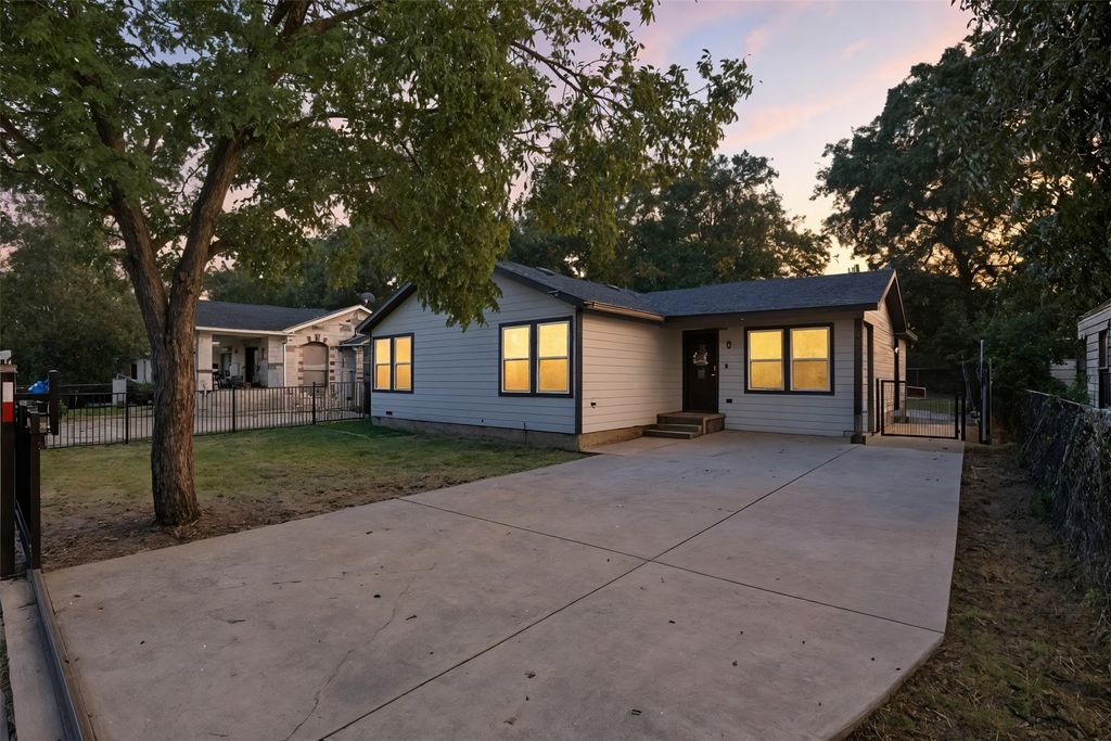 5170 Erath Street, Fort Worth, TX 76119