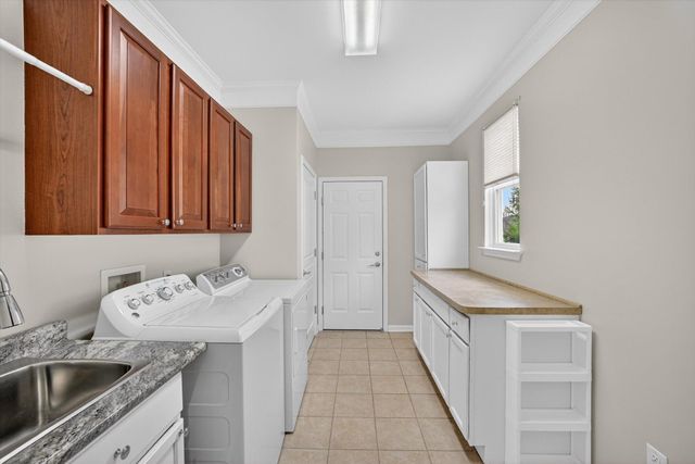 27118 Walloon Way, Brownstown Twp, MI 48134