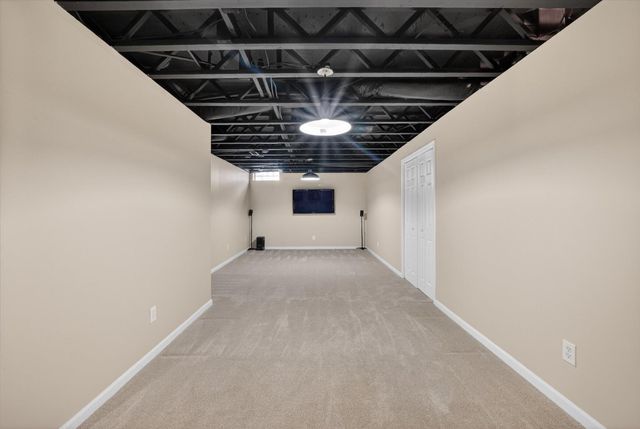 27118 Walloon Way, Brownstown Twp, MI 48134
