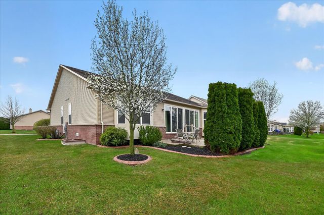 27118 Walloon Way, Brownstown Twp, MI 48134