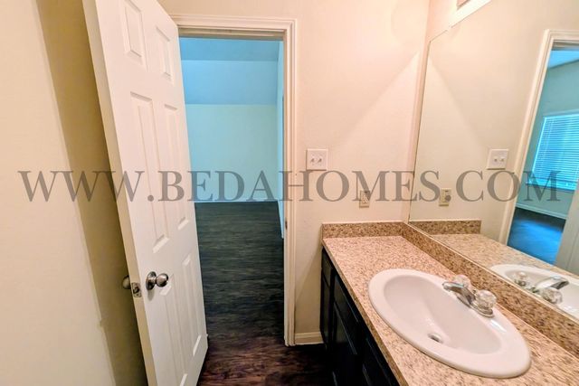 15566 Kiplands Bend Drive, Houston, TX 77014