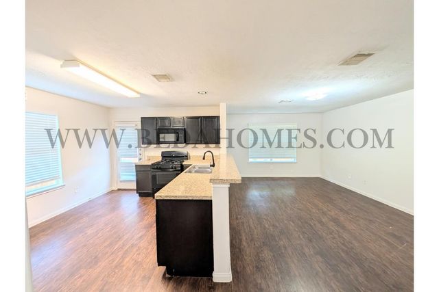 15566 Kiplands Bend Drive, Houston, TX 77014