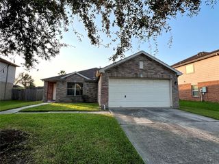 16750 Bending Creek Lane, Friendswood, TX 77546