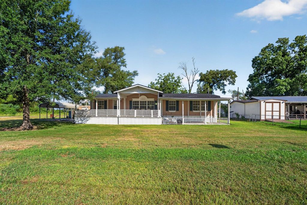 113 Butternut, Livingston, TX 77351