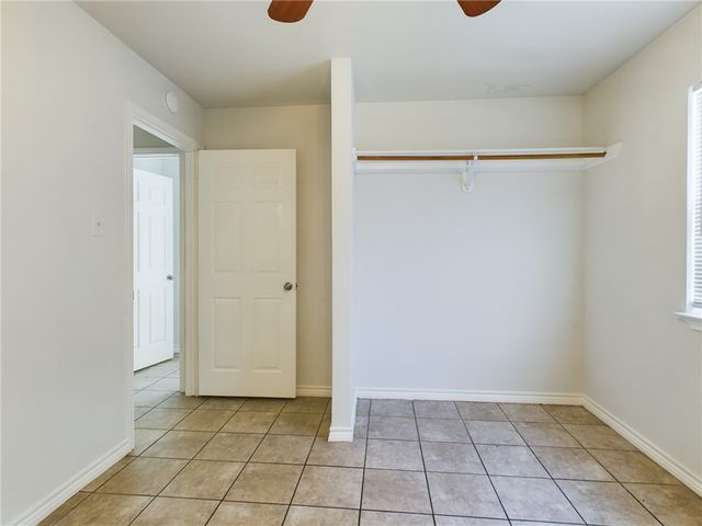 1900 Finfeather Road A, Bryan, TX 77801