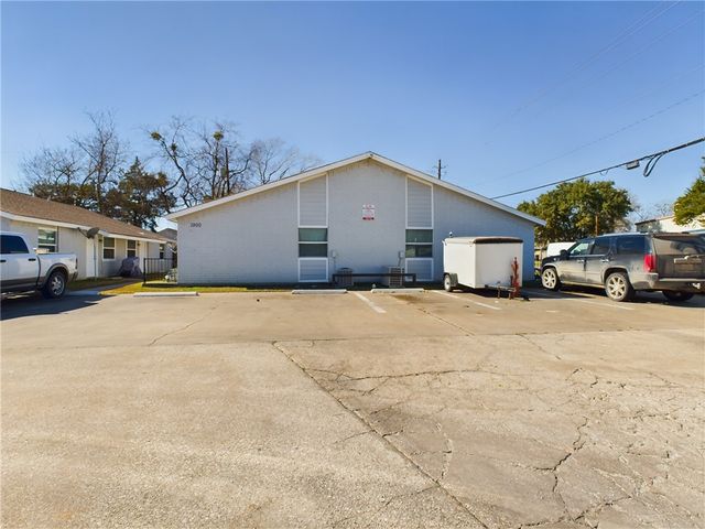 1900 Finfeather Road A, Bryan, TX 77801