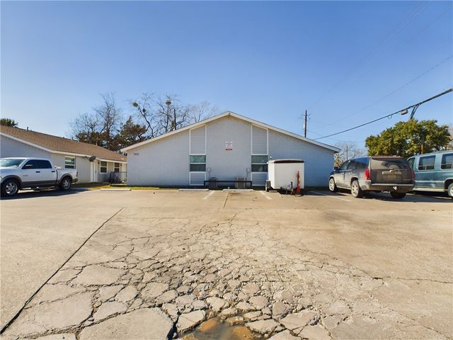 1900 Finfeather Road A, Bryan, TX 77801
