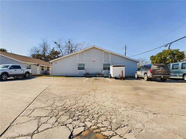 1900 Finfeather Road A, Bryan, TX 77801