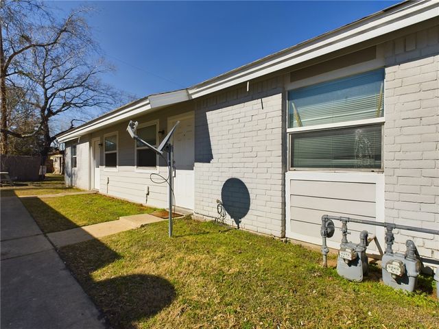 1900 Finfeather Road A, Bryan, TX 77801