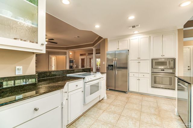 6511 Chardonnay, Pensacola, FL 32504